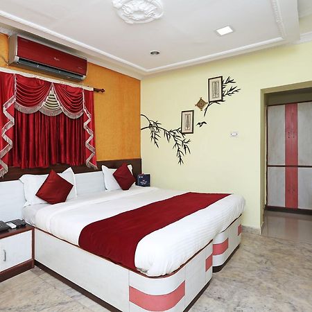 מלון בובנשוואר Oyo 4526 Jaydev Vihar מראה חיצוני תמונה